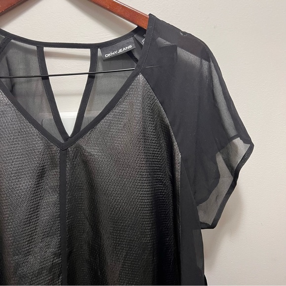 DKNY Jeans Black Flowy Vneck Semi Sheer Blouse Size 1x NWT - Picture 3 of 9